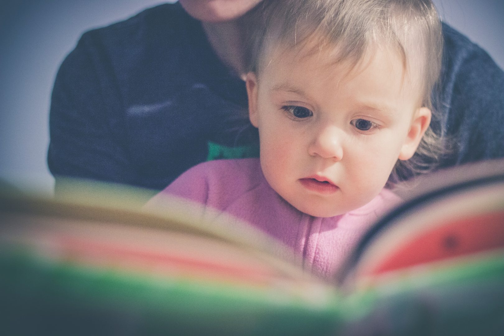 Klassikot tuovat kirjatarjontaan iloa, lämpöä ja viisautta. Nykylapselle ne tulevat tutuiksi myös tuoreella tavalla, esim. askartelu- ja elokuvakirjoina.