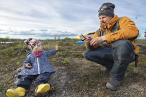 Kaldoaivin erämaa, Hannu Holmberg, Hilla