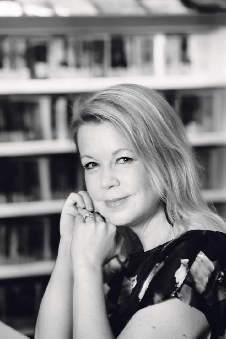 Elina Hirvonen kirjailija documentaristi