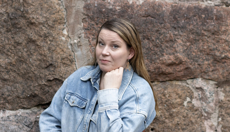 ”Media kertoo lapsista ja nuorista tavoilla, joilla aikuisista olisi törkeää puhua”