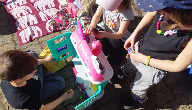 Monikulttuurisen perheen puolia: aivan avoimet ovet ja raivo-sshh