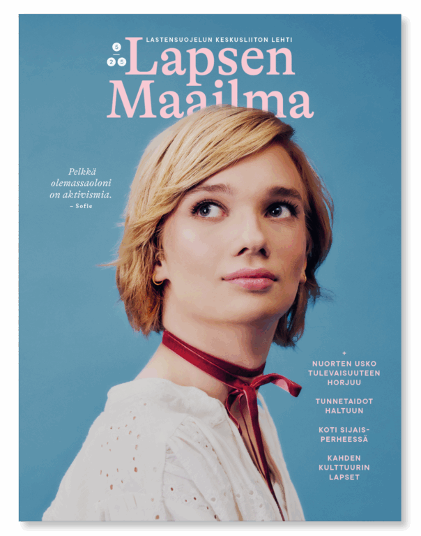 Lapsen Maailma 5/26 kansi, jossa turkoosilla taustalla teini-ikäinen nuori.