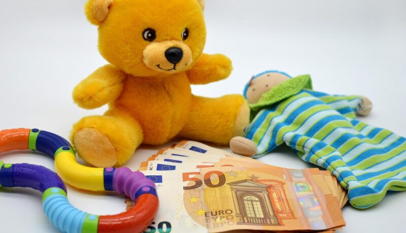 Lapsenkasvoinen köyhä Suomi